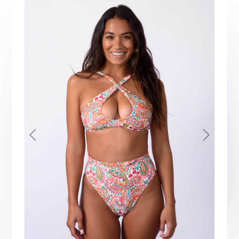 Skatie Swim Bikini Top